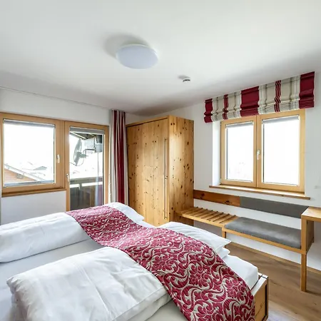 Haus Tannberg Apartament *